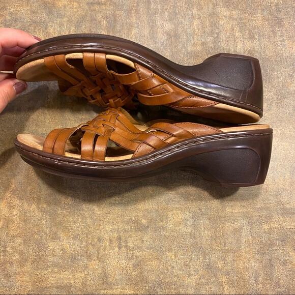 Clarks Artisan Woven Strappy Brown Leather Open Toe Sandals Size 8 Chunky Heel - Picture 7 of 10
